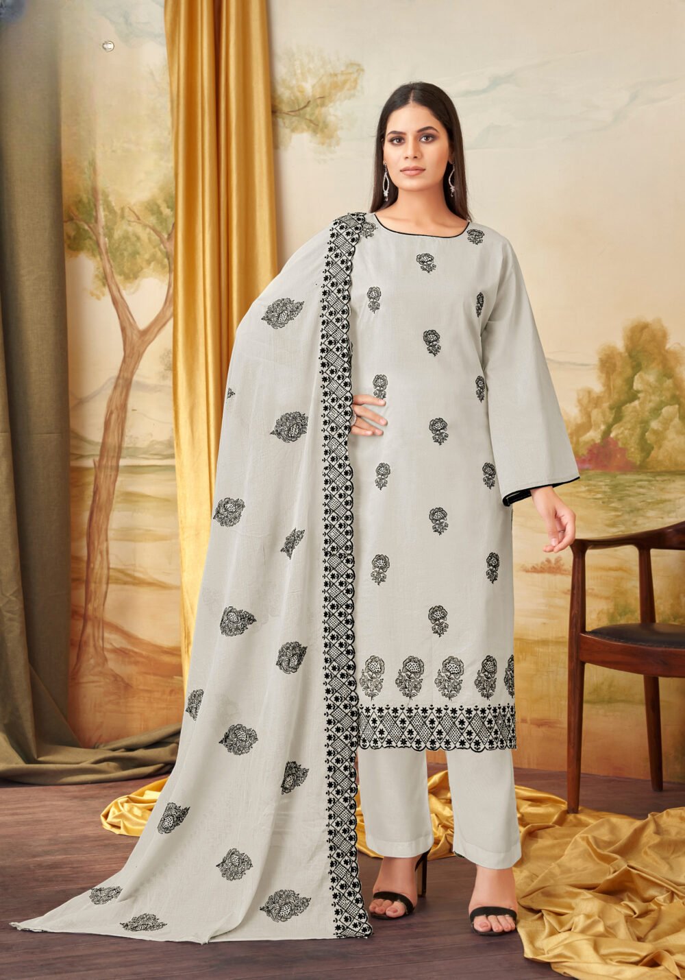 Launches its New Designer Suits :MULBEERY - Image 3