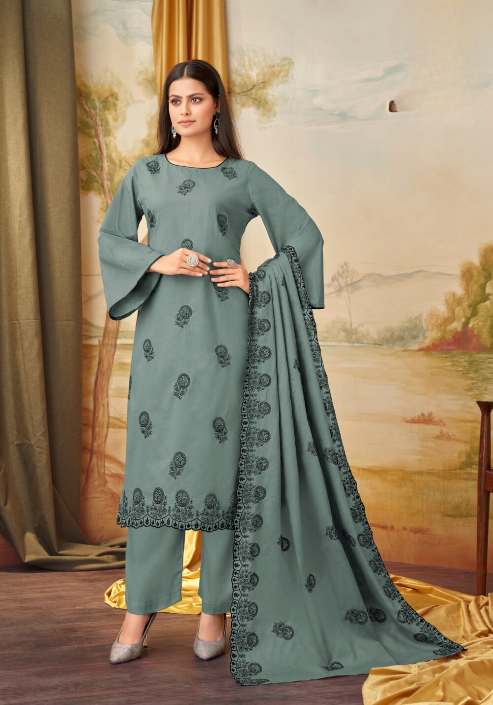 Launches its New Designer Suits :MULBEERY - Image 5
