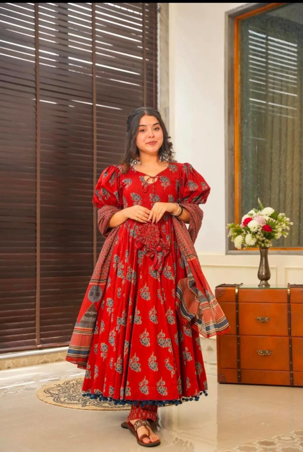 Beautiful design flower print with neck tussle and dori work - Image 4