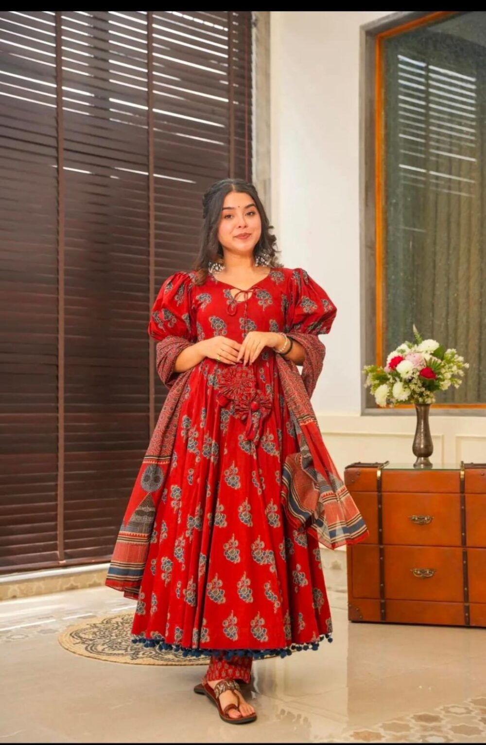 Beautiful design flower print with neck tussle and dori work - Image 5