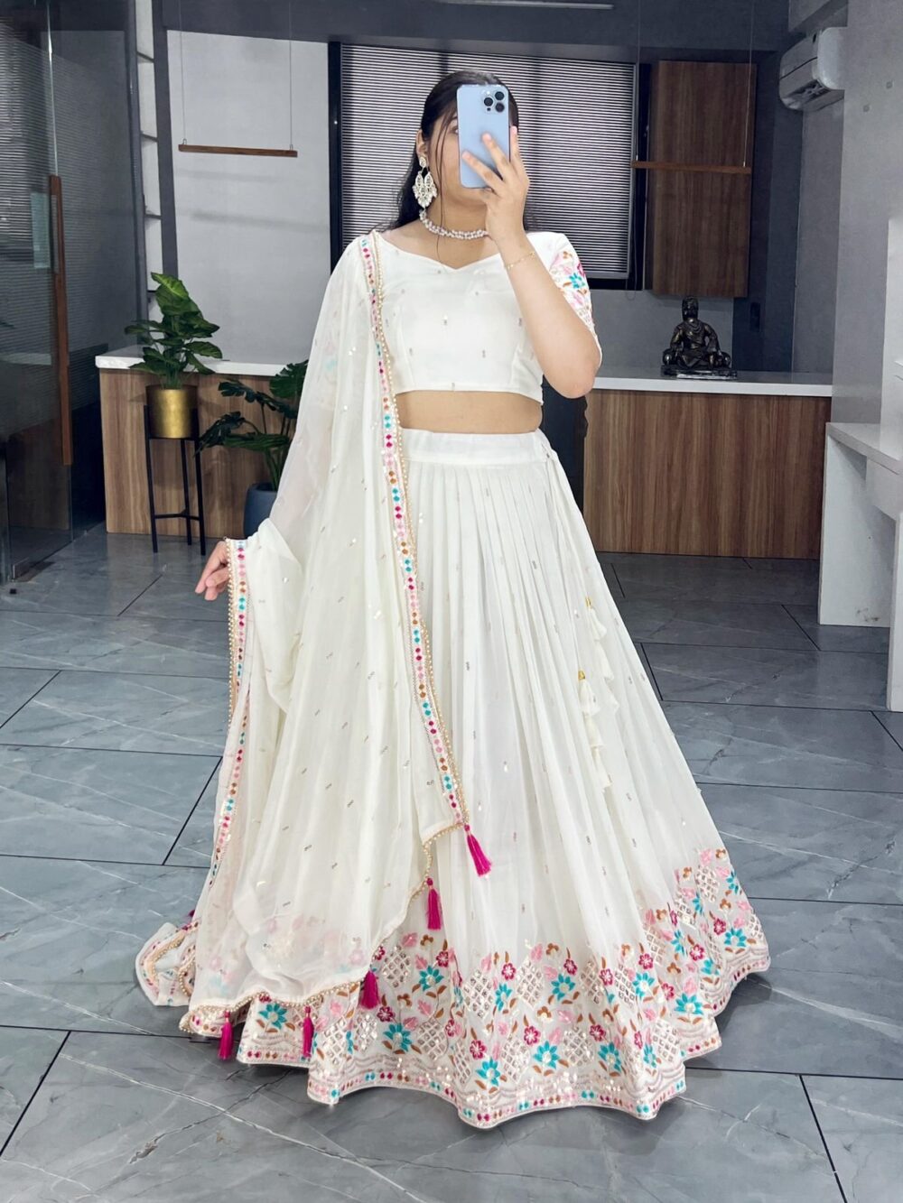 *_Classical Off White Embroidery Lehenga Collection_*👜 ✨