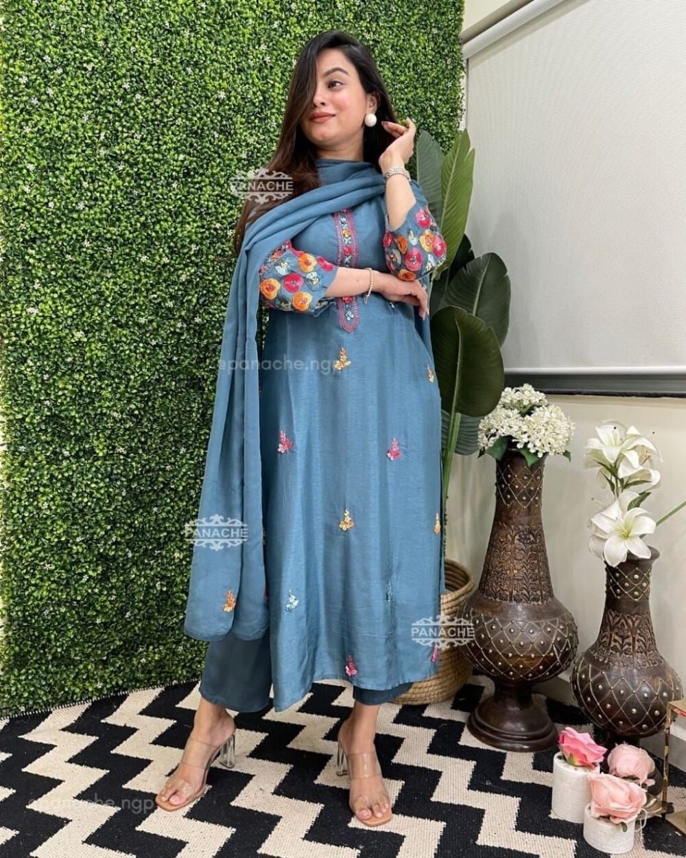New launch ❤️

Pure Cotton60-60 super dyeing kurta with beautiful emb neck+selves+front. & cotton pant with emb full cotton dupatta.