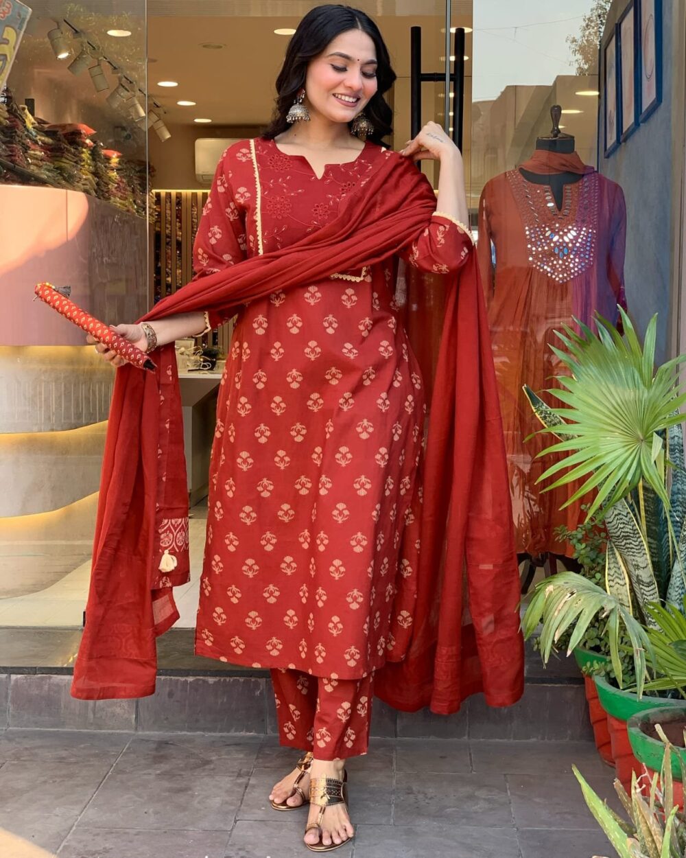 *Original Quality Products*

💃💃💃 *Premium Heavy Cotton Full Printer Dress With Printed Pant Handwork With Primium Malmal Printed Dupatta*