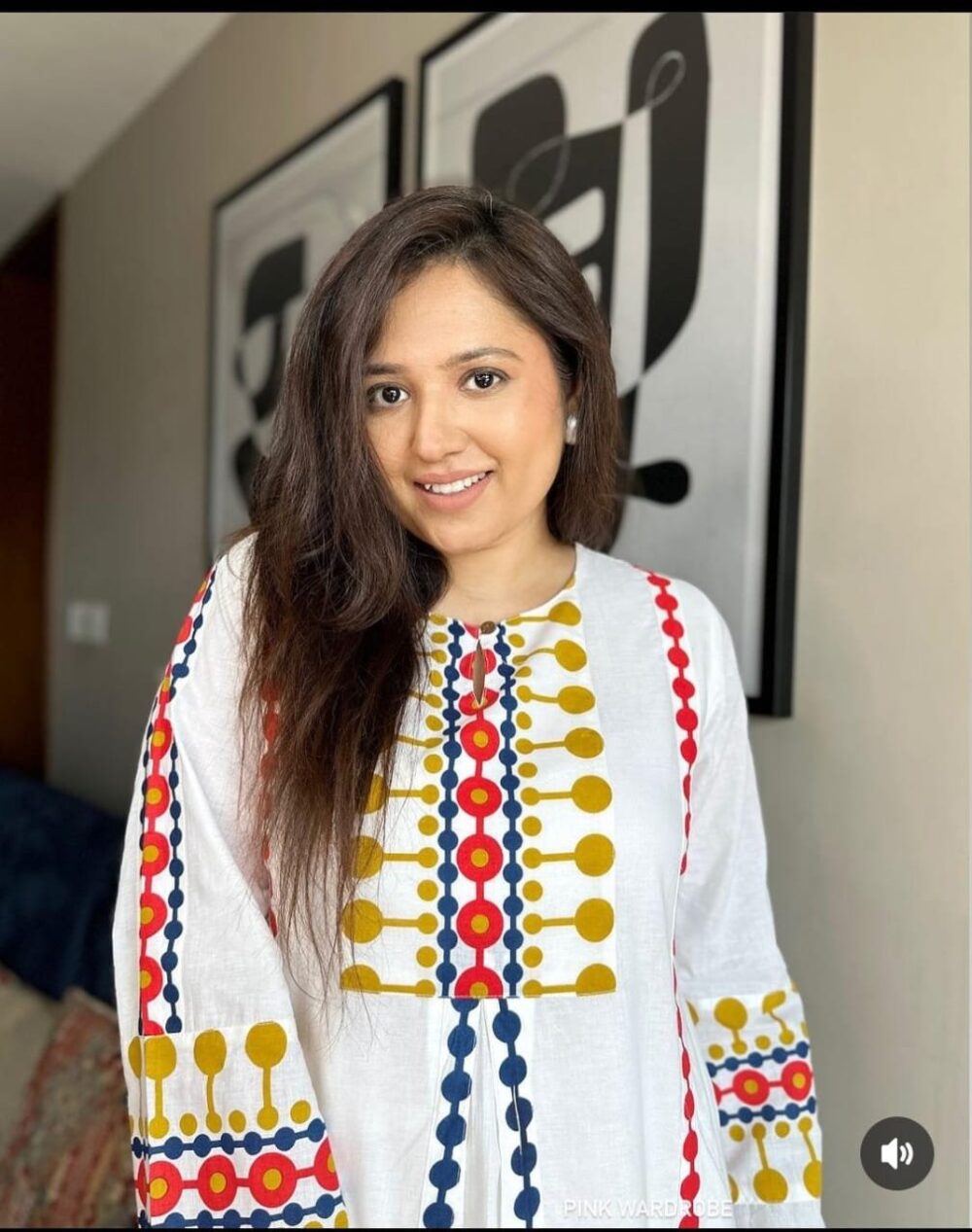 beautiful cod-set launch..🔥*
*BRAND SHOWROOM PIECE*🌼
*Full printed*
*Featuring beautiful Printed 2pcs Suit* - Image 3