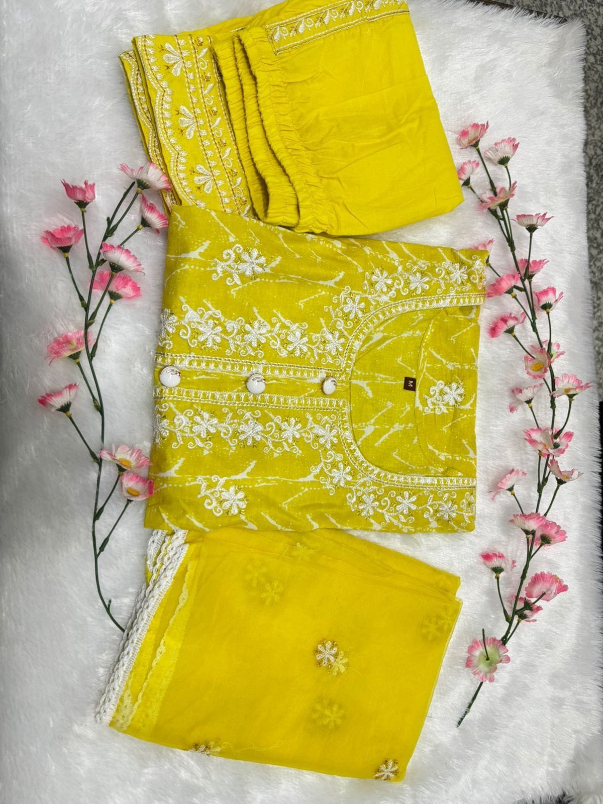 *Don't wear what fashion designers tell you to wear. Wear what they wear* - Image 10