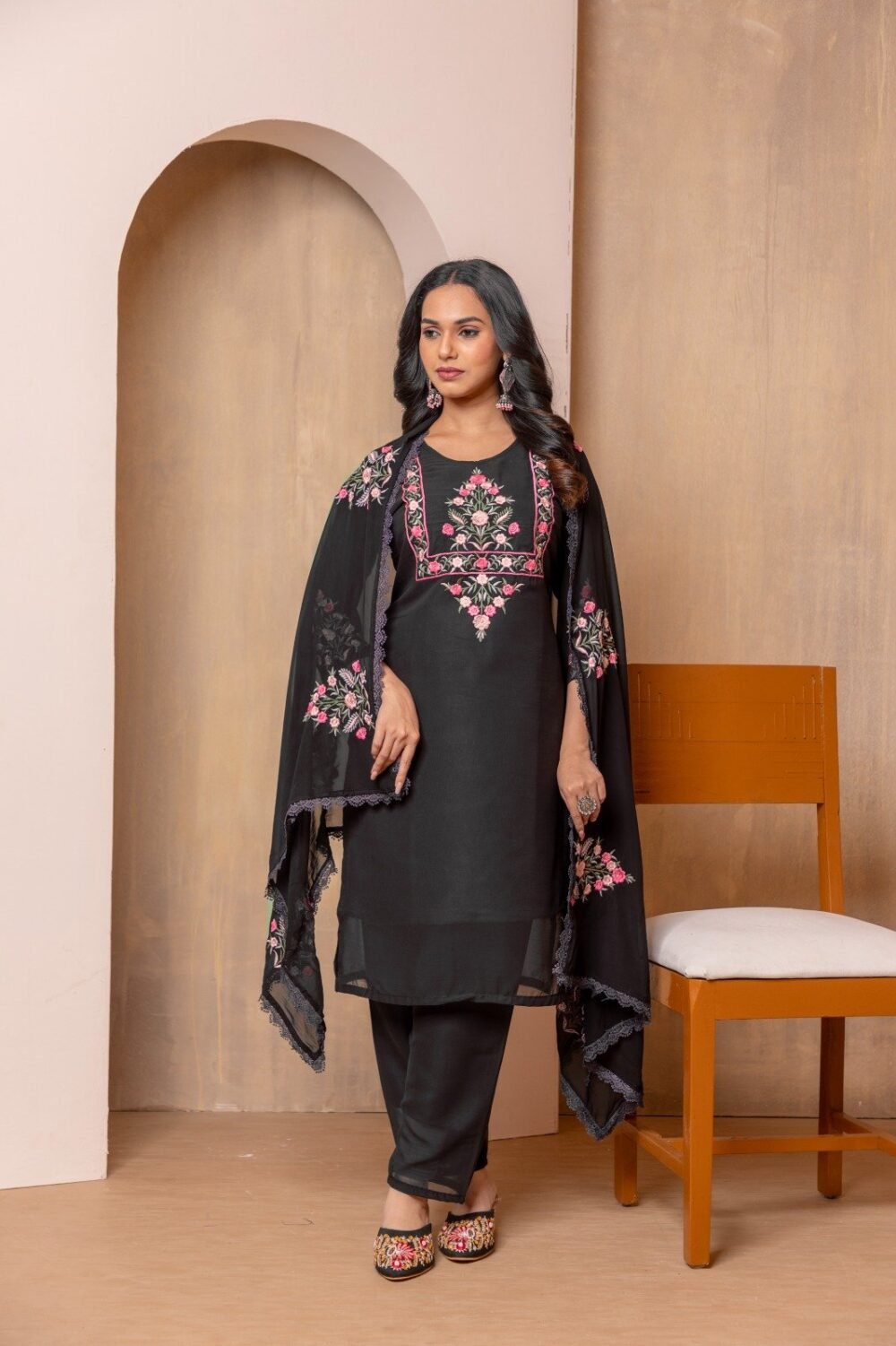 👗 One More Most Beautiful and Attractive Catalog Add 📈
💞 KURTI WITH PANT & DUPATTA💞 - Image 3