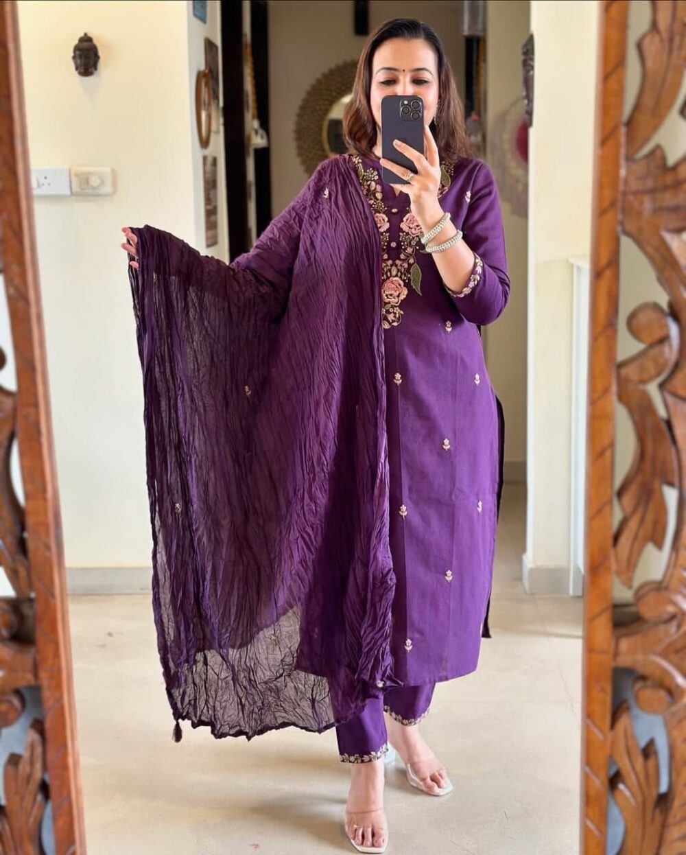 Beautiful pure cotton 60-60 super dying embroidery suit set.paired up with cotton pant and malmal cotton dupatta with tusels. - Image 12