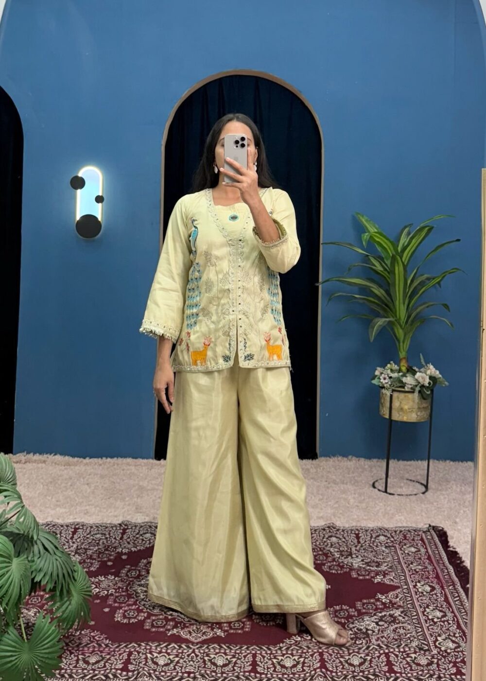 EXCLUSIVE CO-ORD SET….* 🚀
*🥻WE ARE LAUNCHING NEW SUPERHIT TRENDING CO-ORD SET WITH FULLY EMBROIDERED KOTI ON CHIMMAR FABRIC WITH STITCH PLAZZO🥻*
