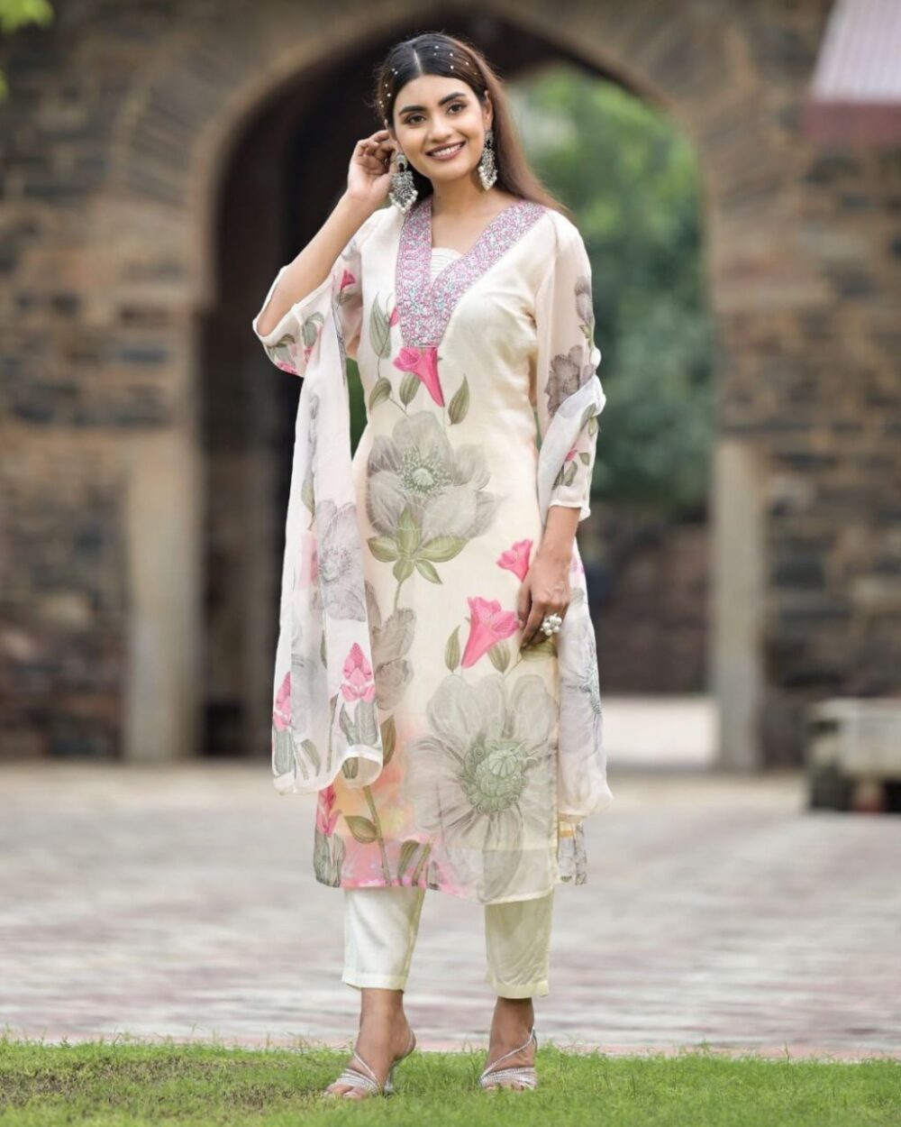 One More Most Beautiful and Attractive Catalog Add 📈
💞 KURTI WITH PANT & DUPATTA💞 - Image 14