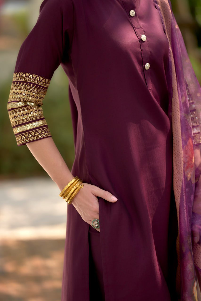 This kurti with pant and dupatta set seems like a beautiful and attractive option. - Image 9