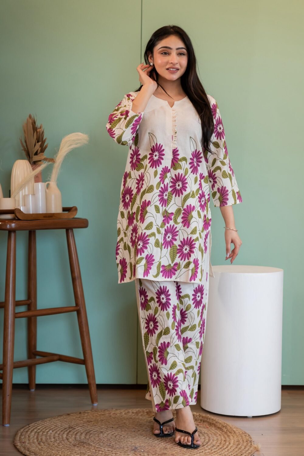This Coord Set set seems like a great option for everyday wear. - Image 4