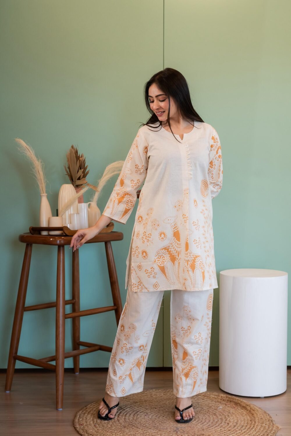 This Coord Set set seems like a great option for everyday wear. - Image 5