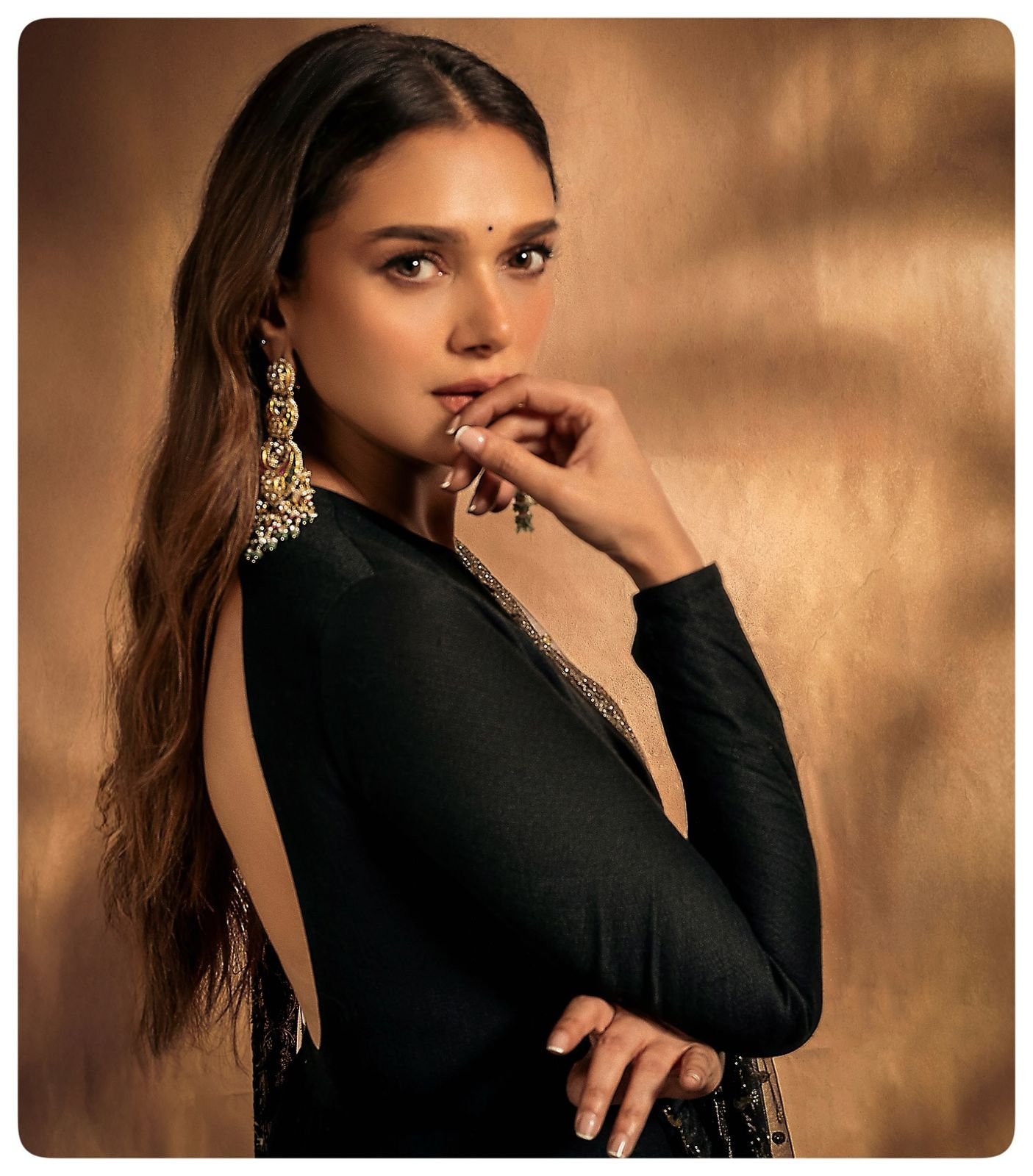 🌟 New Arrivals Alert! 🌟
💐 Introducing Our Sabyasachi-Inspired Designer Ensemble 💐 - Image 6